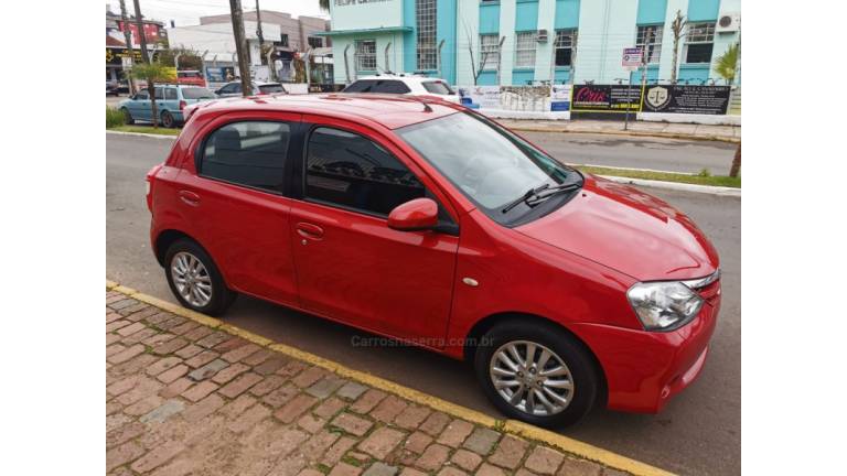 TOYOTA - ETIOS - 2014/2014 - Vinho - R$ 44.900,00