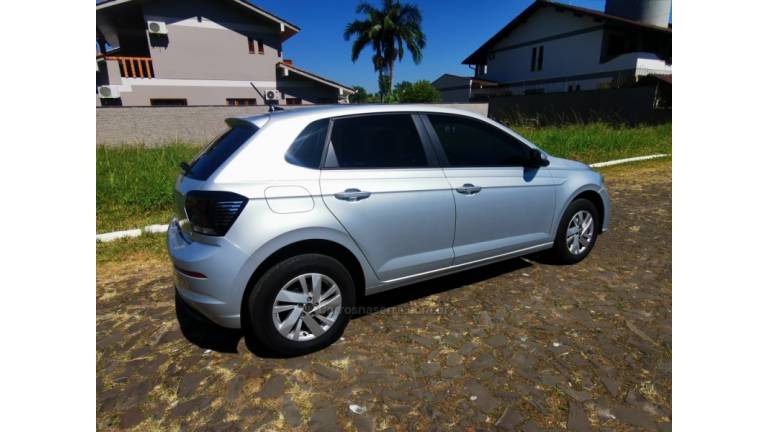 VOLKSWAGEN - POLO - 2025/2026 - Prata - R$ 103.900,00