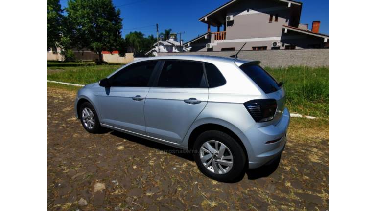VOLKSWAGEN - POLO - 2025/2026 - Prata - R$ 103.900,00